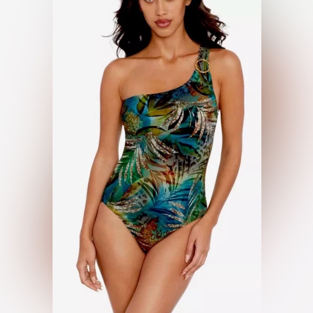 Amoressa Tellicherry One Piece swimsuit in Cameroon size 8